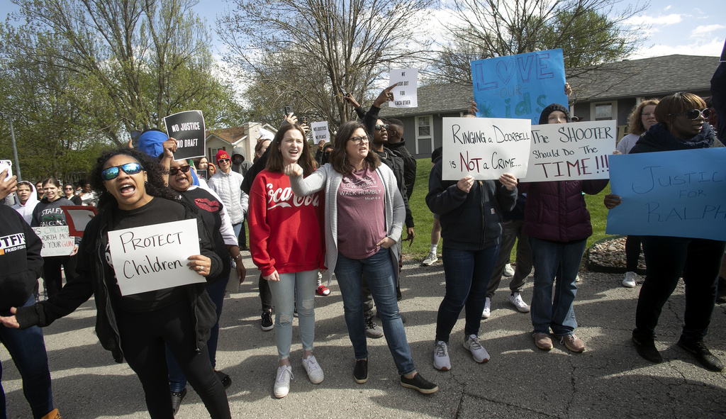 Mon. 11:09 a.m.: Homeowner shoots, injures black teen who went to wrong house | News, Sports, Jobs - Vimarsana News